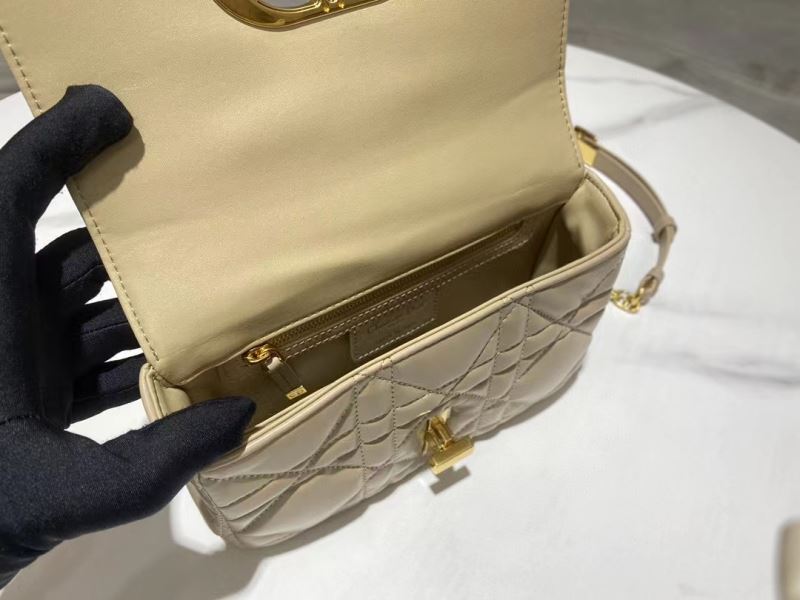 Christian Dior Montaigne Bags